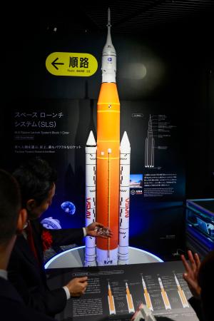 万博の米ロケット模型を寄贈｜京都新聞デジタル　京都・滋賀のニュースサイト