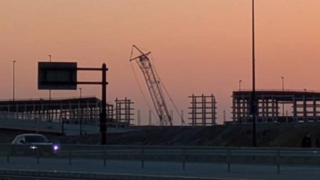 【大阪市】解体される大屋根リング、シャインハット、日本館...夢洲の道路から眺めた夕焼けの万博跡（ゆかぷ～の大阪まちぶら） - エキスパート - Yahoo!ニュース