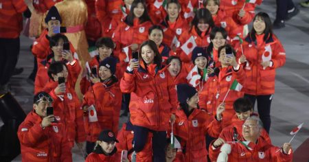 【ミラノ五輪】りくりゅう閉会式で「地上リフト」に歓声　史上最多24個メダルに中国羨望（3/3ページ） - zakⅡ
