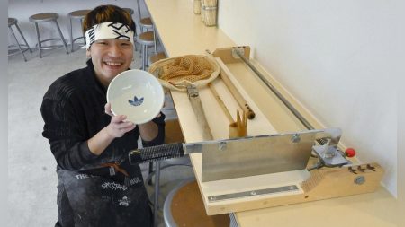 うどん×アディダス＝どんぶりにロゴ、グッズプレゼントも…香川の３店で特別メニューやスタンプラリー : 読売新聞