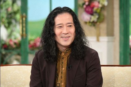 又吉直樹、芥川賞から10年…　9年前にアメリカへ渡った相方・綾部の近況を明かす【徹子の部屋】：紀伊民報AGARA｜和歌山県のニュースサイト