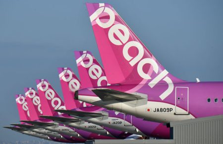 ピーチ、ロゴ・機体デザインを15年ぶり初リニューアル　大阪万博日本館手掛けたnendoが担当、3/31発表