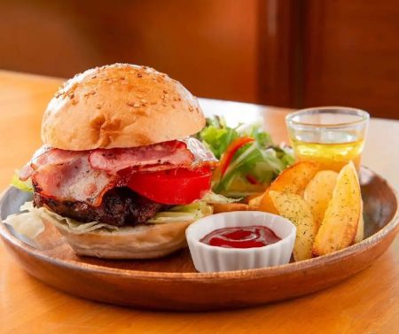 【2026年2月掲載】米子・境港の新店情報まとめ。「万葉牛」の肉厚ハンバーガー、万博の「鳥取無限砂丘」を再体験など｜日刊Lazuda(ラズダ) - 島根・鳥取を知る、見る、食べる、遊ぶ、暮らすWebマガジン