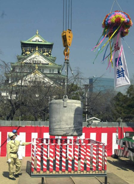 ＜あのころ＞万博カプセル引き上げ　26年前の3月15日|47NEWS（よんななニュース）