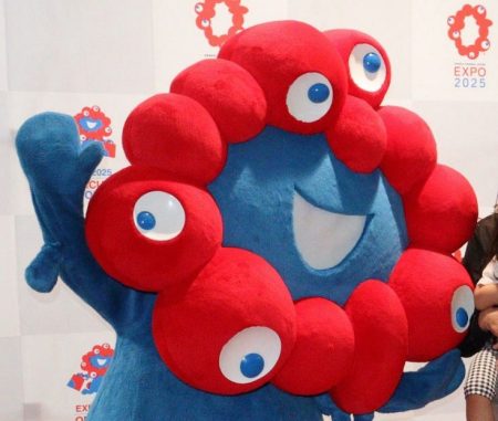 「いきなりヌードですか…」ミャクミャク、衝撃のグラビア挑戦にネットざわつく「何を袋とじにしたんやｗ」「大阪関西万博開幕の日に発売、粋だねぇ」：中日スポーツ・東京中日スポーツ