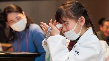 「時」について学ぶ貴重な体験。親子参加の「わくわく時計教室」を2つのカリキュラムで開催 | サステナビリティ | セイコーグループ