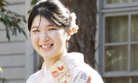 (3ページ目)〈皇族と大学生活〉なぜ愛子さまは大学で「マスク着用」を続けたのか　「皇女」の覚悟を感じたキャンパスライフ | AERA DIGITAL（アエラデジタル）